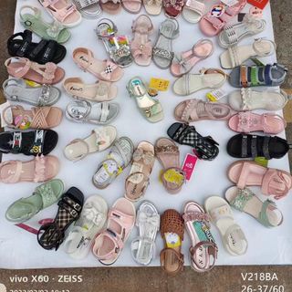 Sandal trẻ em chất da mềm êm chân V218