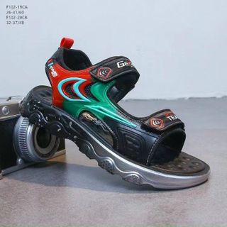 Sandal trẻ em quai ngang dán cá tínhF102