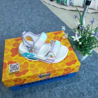 Sandal trẻ em đế cao su mềm êm chân V243