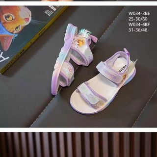 Sandal trẻ em quai dán họa tiết cô gái w034