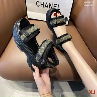 Sandal nữ đen quai ngang đế cao V360