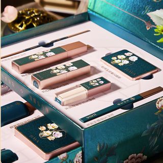 Bộ Qùa Tặng Mỹ Phẩm GIAYA 12 món cực sang xịn ( full box và túi )
