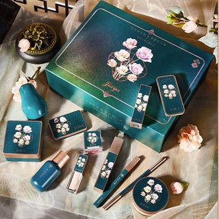 Bộ Qùa Tặng Mỹ Phẩm GIAYA 12 món cực sang xịn ( full box và túi )