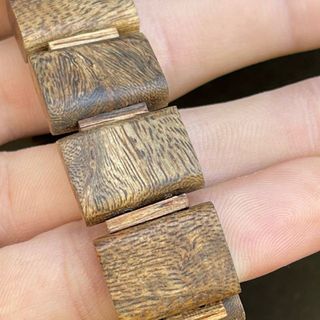 Lắc bảng trầm tự nhiên cho nam