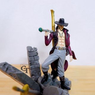 Mô Hình One piece | Mô Hình Nhân Vật Mắt Diều Hâu Mihawk | Size 15cm