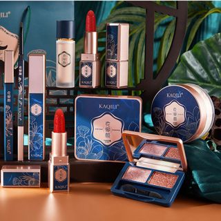 Bộ Mỹ Phẩm Qùa Tặng KAQILI 12mon phối thiệp siêu sang xịn ( Full Box kèm túi )