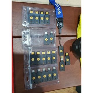 Khóa bảo mật YubiKey 5 NFC