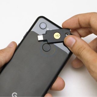 Khóa bảo mật YubiKey 5 NFC