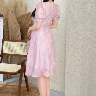 Đầm xòe cổ vuông, tay phồng, in hoa nổi - GR0255