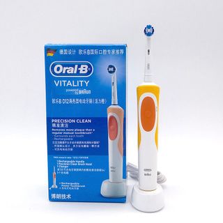 Bàn Chải Đánh Răng Điện Oral-B D12