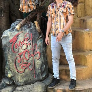 Áo sơ mi UVi Xè thêu Lưng Cánh chim full thêu