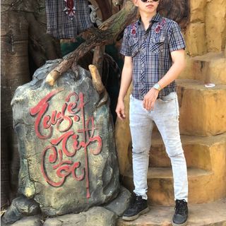 Áo sơ mi UVi Xè thêu Lưng Cánh chim full thêu
