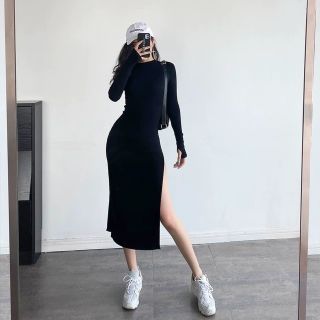 Đầm body xẻ tà