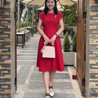 Đầm xếp li 2 bên eo. Kèm phụ kiện