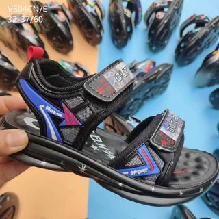 Sandal trẻ em màu đen chất da mềm kiểu dáng học sinh V504