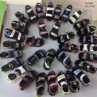 Sandal trẻ em đi học quai ngang màu đen V574