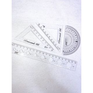 Bộ eke thước kẻ đựng túi cúc dễ thương