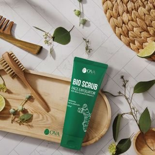 Gel tẩy da chết OVA Bio Scrub giảm mụn chiết xuất nghệ làm hồng hào làn da - Hộp 100gr