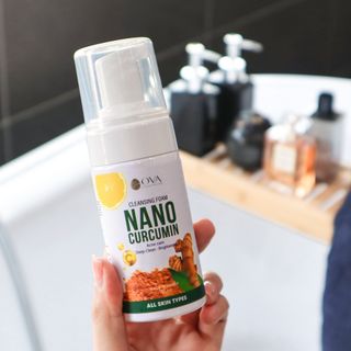 Sữa rửa mặt Nano Curcumin Ova giảm mụn sạch sâu trắng sáng thành phần từ thiên nhiên 100ml
