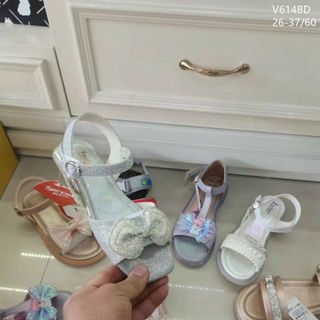 Sandal nữ kiểu dáng dễ thương V614