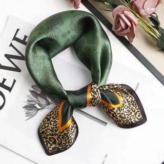 Khăn lụa vuông choàng cổ size 70x70 c