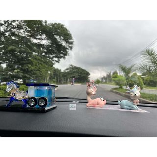 Tượng pha lê ngựa kéo xe trang trí ô tô,khử mùi hôi trong xe,hương dịu nhẹ,tạo điểm nhấn cho xe,tặng kèm nước hoa