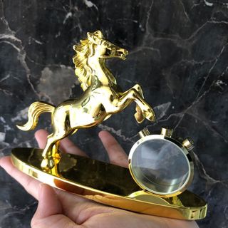Tượng nước hoa ngựa mã đáo thành công,trang trí xe ô tô,toả hương thơm dễ chịu,đánh bay mùi khó chịu xe oto
