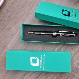 Bút Kim Loại Xoay Thân Đen Bóng+ Hộp Đựng Bút in khắc theo yêu cầu