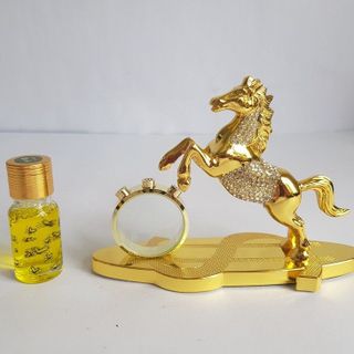 Tượng ngựa mã đáo thành công để taplo xe ô tô kèm nước hoa,trang trí phòng, bàn làm việc, xe hơi(TẶNG KÈM NƯỚC HOA)