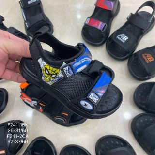 Sandal trẻ em màu đen phối quai ngang F241
