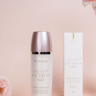 KEM DƯỠNG DAY CREAM TONE UP EIKI-Y - Dưỡng trắng nâng tông kiềm dầu giúp bảo vệ da ban ngày - 50ml