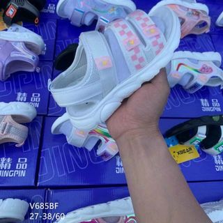 Sandal trẻ em đế cao su mềm êm chân V685