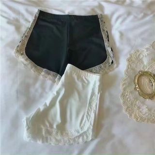 Quần ren đùi su mặc trong váy