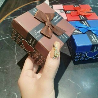 HỘP NƠ TRÁI TIM HOT