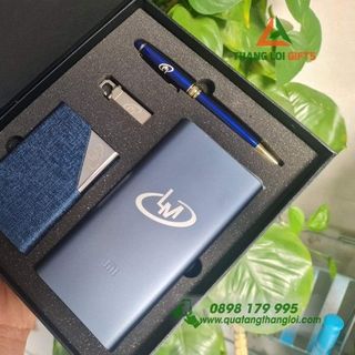 BỘ QUÀ TẶNG DOANH NGHIỆP (PIN SẠC DỰ PHÒNG+ HỘP NAMECARD+ BÚT KÝ+ USB+ HỘP ÂM DƯƠNG) khắc logo theo yêu cầu