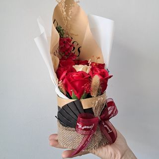Hộp hoa để bàn làm việc
Sản phẩm quà tặng 8/3