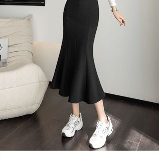 Chân váy đuôi cá dáng dài ôm body màu đen chất UMI hàn cao cấp V01
