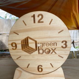 Đồng hồ gỗ để bàn
