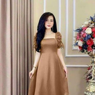 Đầm xoè cổ vuông tay nơ