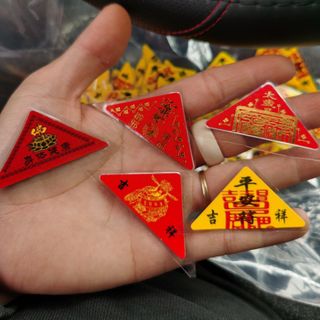 Bùa bình an may mắn
