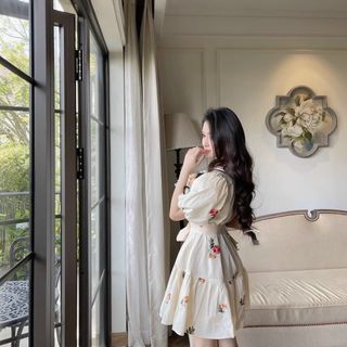 Siêu phẩm váy hoa xoè cổ chữ V dáng ngắn dành cho cô nàng