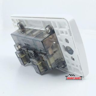 Mặt Ổ Cắm Điện Âm Tường OKOM 16A Có Màng Che (ổ đôi ba chấu) OKOM