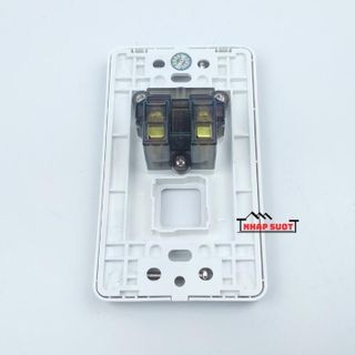 Mặt Ổ Cắm Điện Âm Tường OKOM Vinakip Có Màng Che (1 ổ 1 lỗ, 1 ổ 2 lỗ) OKOM