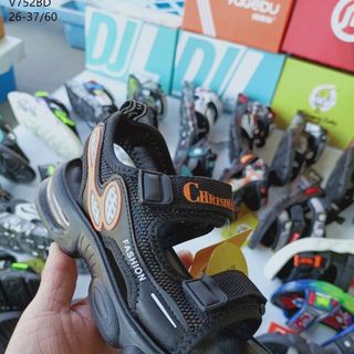Sandal trẻ em quai ngang dán đi học êm chân V752