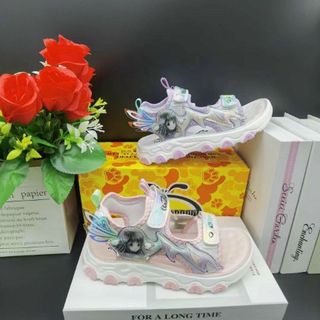 Sandal trẻ em quai ngang họa tiết cô gái xinh xắn V747