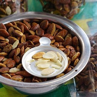 Hạt Kơ Nia giá sỉ Tuk Green Đắk Lắk