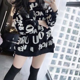 Sweater thêu 4 màu xanh Hồng trắng biển