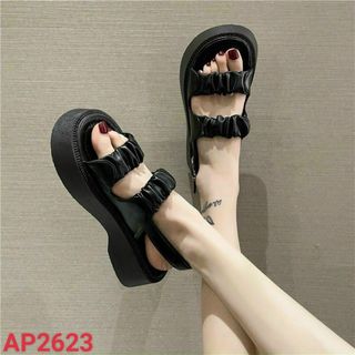 Sandal nữ đế cao 2 quai ngang nhún xinh xắn