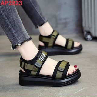 Sandal nữ đế bằng quai màu đen đẹp