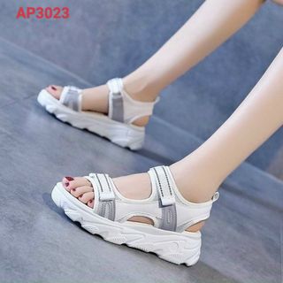 Sandal nữ đế bánh mỳ êm chân giá sỉ